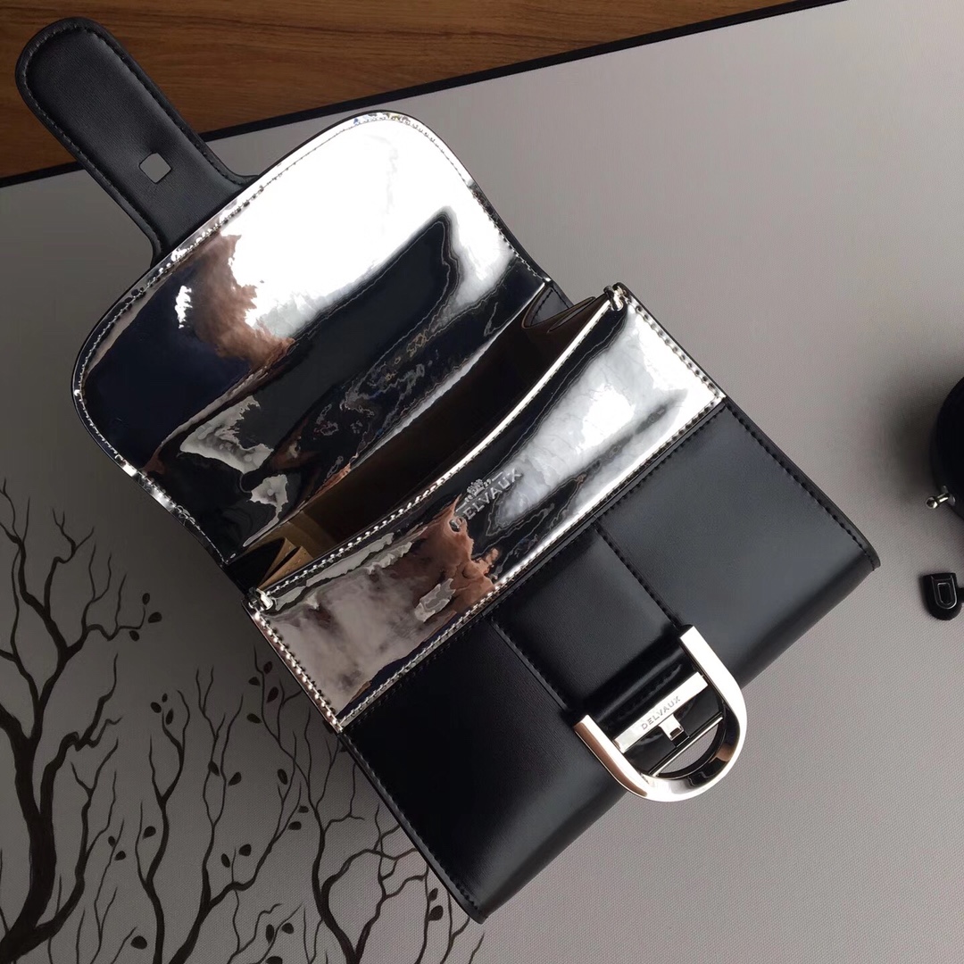 델보 브리앙 박스 GM 백 유광 블랙